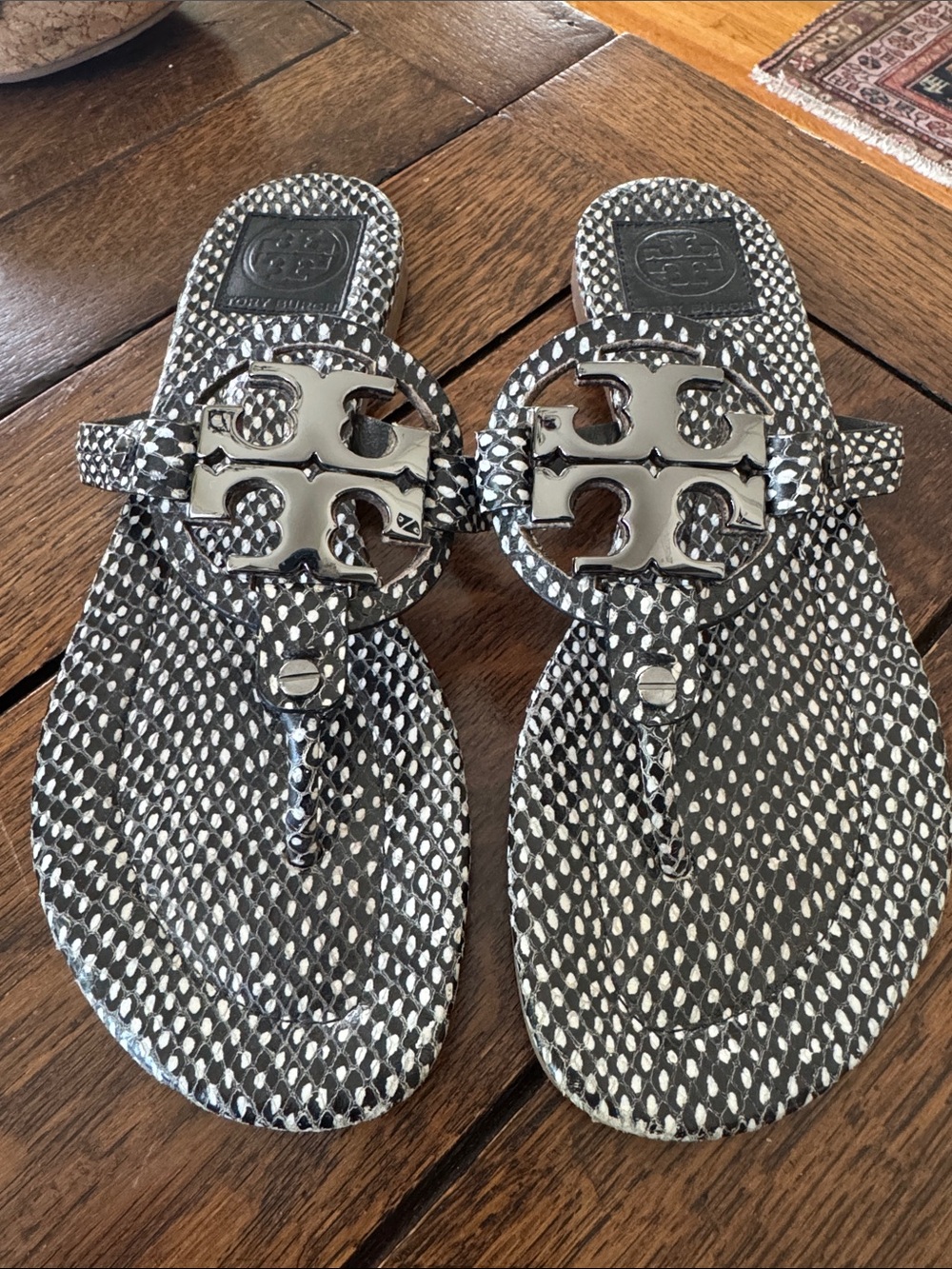 Tory Burch Black and White Logo Thong Sandals - Picture 1 of 5